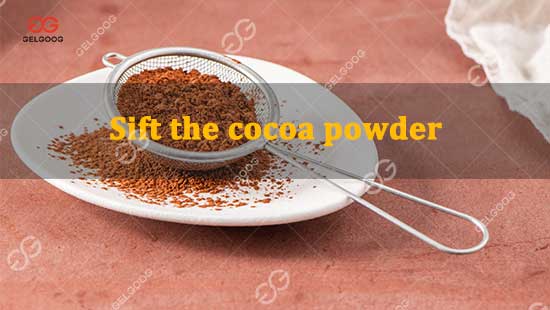 Pasar el polvo de cacao